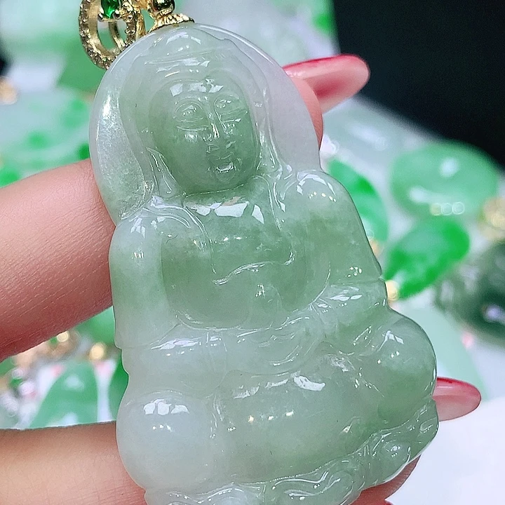 翡翠未镶嵌颈饰翡翠多样性发其一