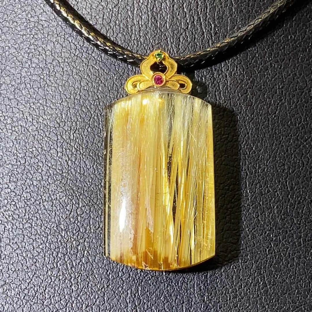 水晶18K金镶嵌颈饰天然满顺钛晶无事牌吊坠