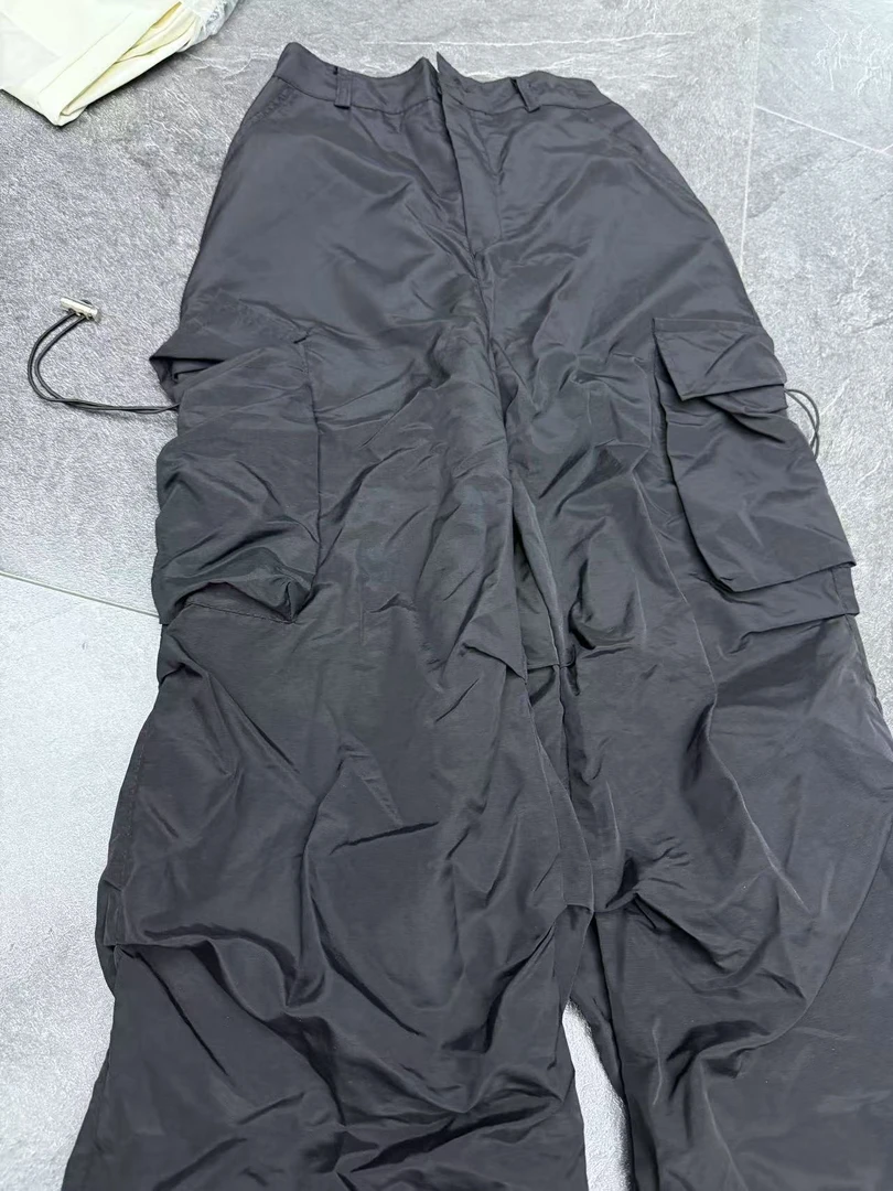 A18-4黑色“弹力绳侧口袋”休闲裤