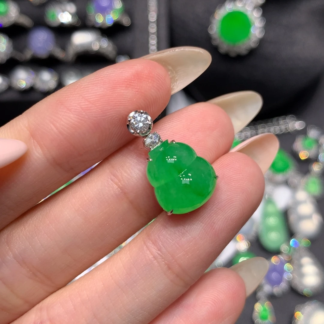 一***心翡翠18K金镶嵌吊坠(赠链)饱满阳色葫芦