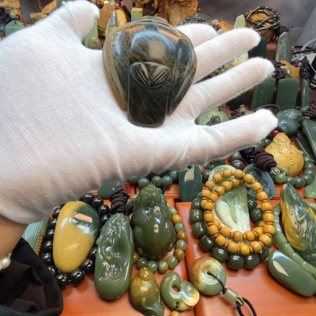 泡***话岫岩河磨玉（透闪石质玉）未镶嵌颈饰
