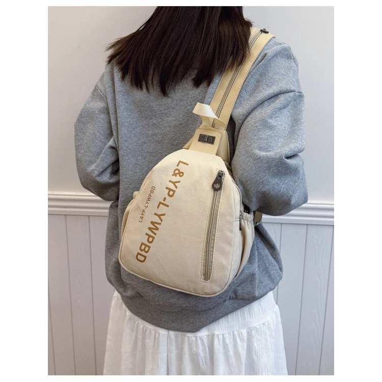 日系简约休闲胸包女潮牌运动单肩斜挎小背包女百搭ins大容量男包