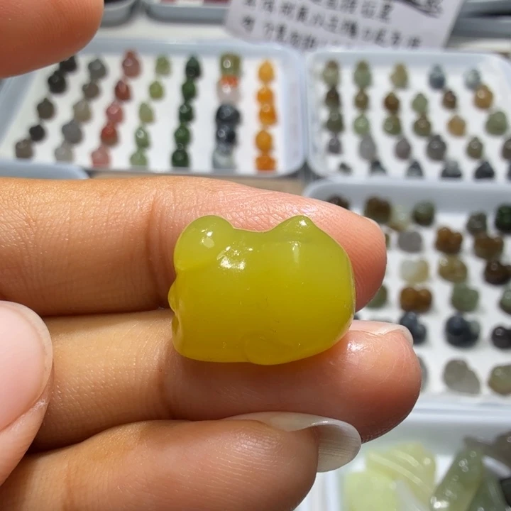 和田玉未镶嵌珠宝奇石