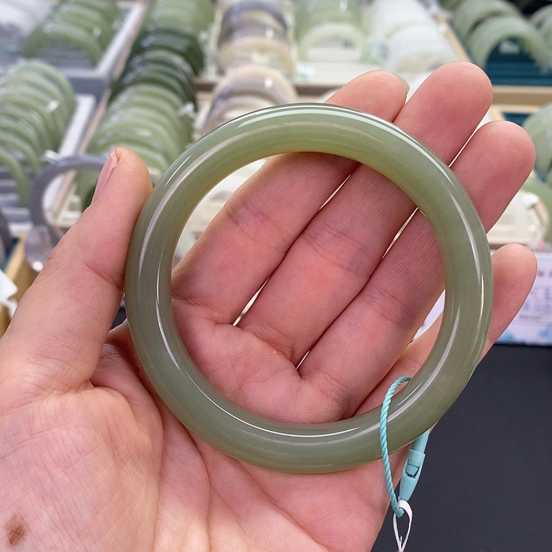 和田玉未镶嵌手镯58