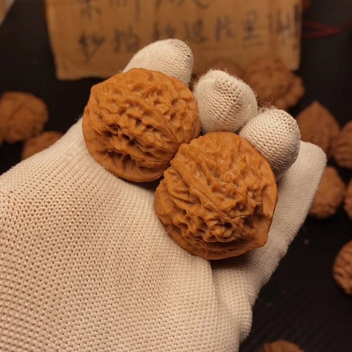 把件文玩核桃秦岭金豆