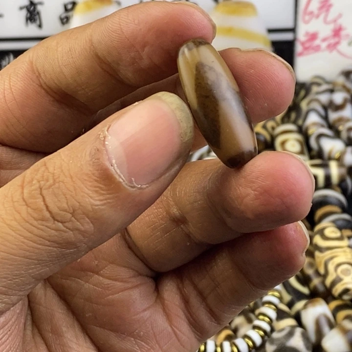 只买单纯的吊坠，没带链子，属的性质。