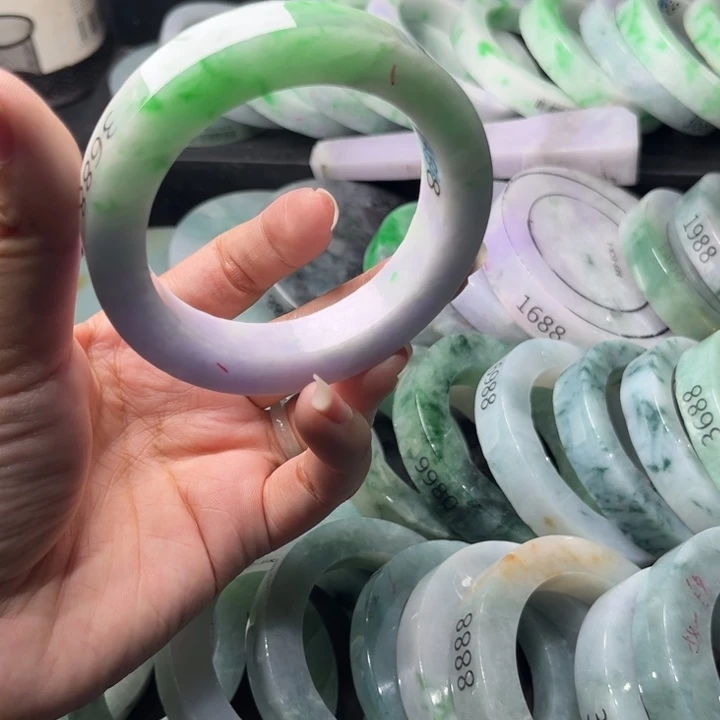 定制翡翠未镶嵌手镯