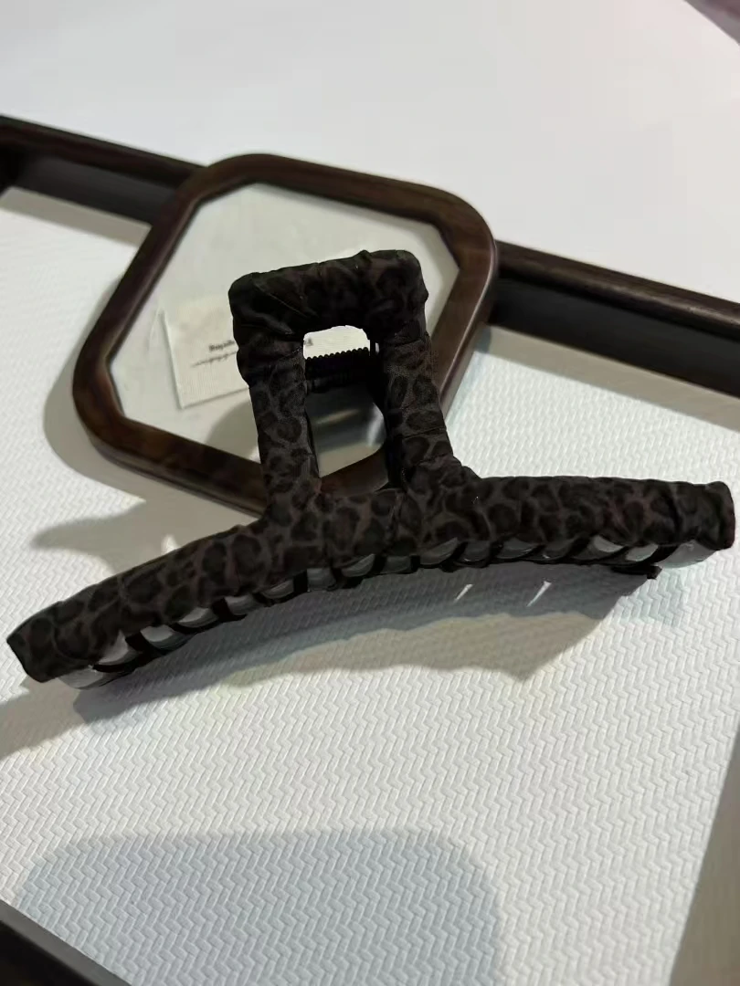 韩系豹纹简约工字抓夹