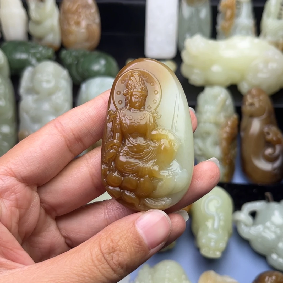 青***栀和田玉未镶嵌挂件