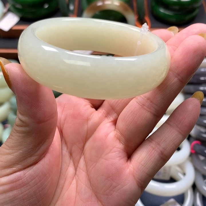 【闪购商品】未镶嵌手镯和田玉