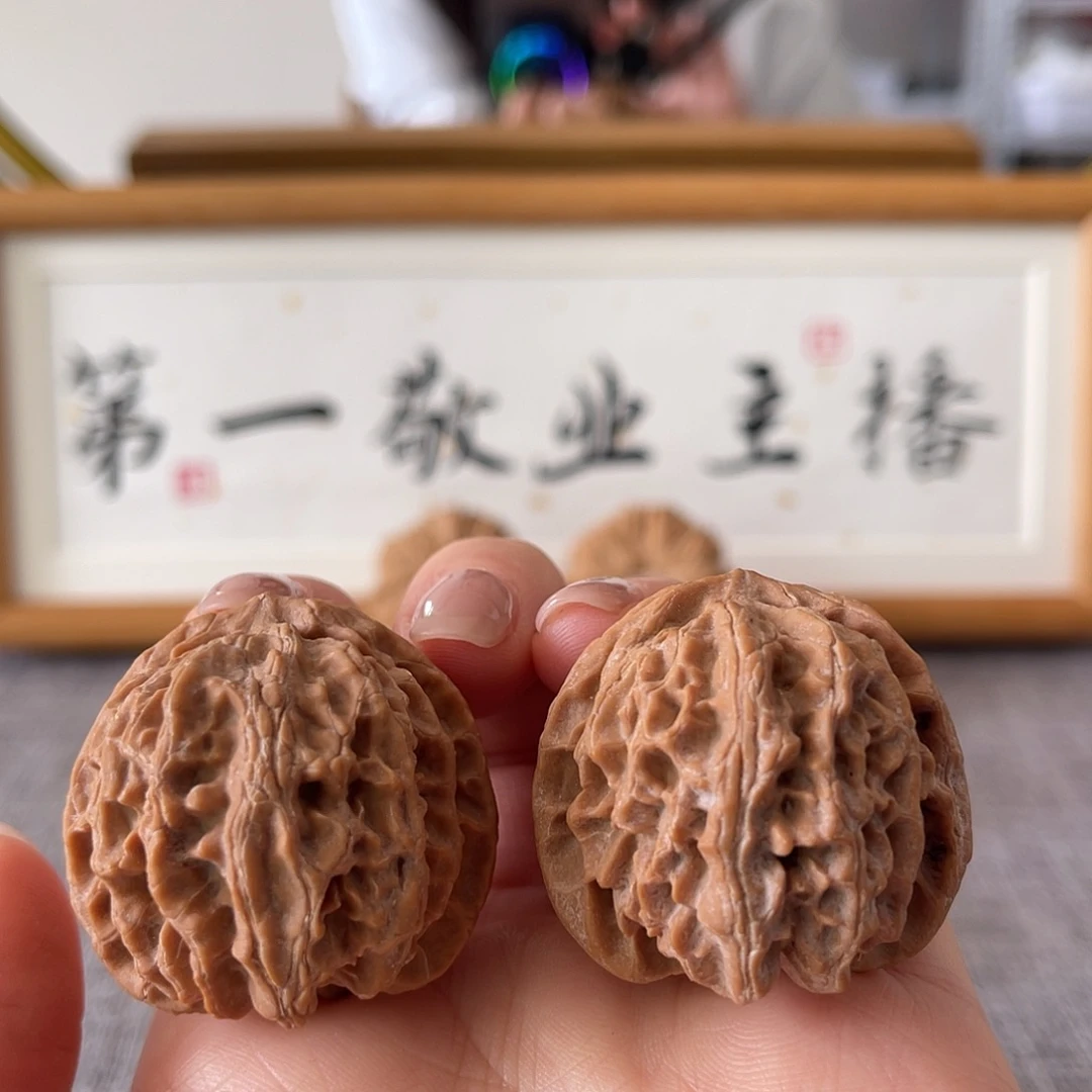 文玩核桃吊坠叁*38苹果园