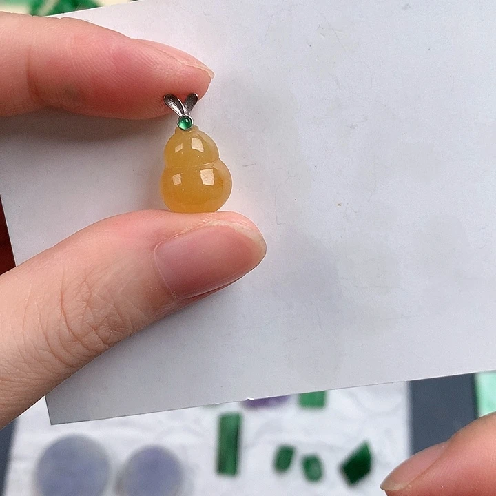 颈饰18K金镶嵌翡翠艾*774236534667
