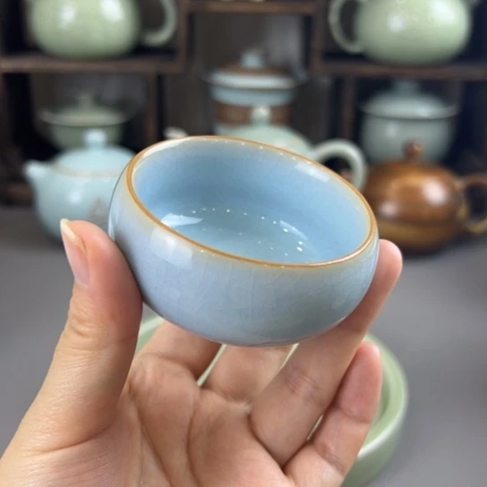 瓷片到手两只，不带礼盒，