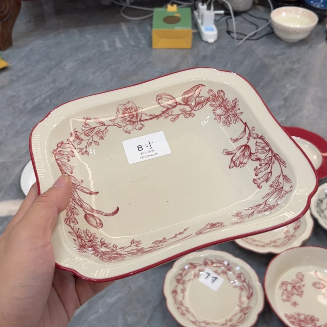 陶瓷微瑕餐具介意勿拍，满18飞！