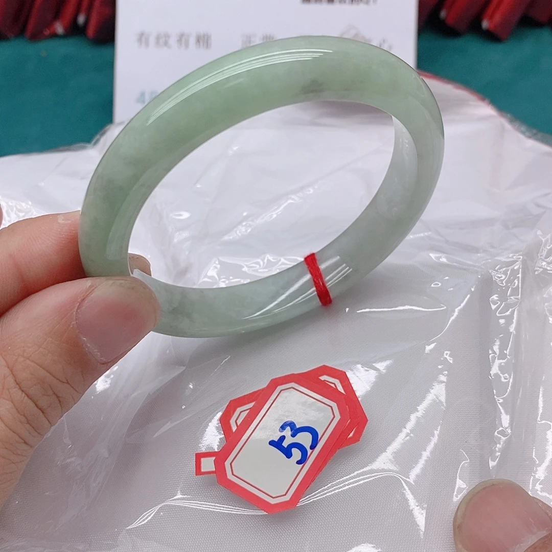 翡翠手镯未镶嵌懒**?5333333333