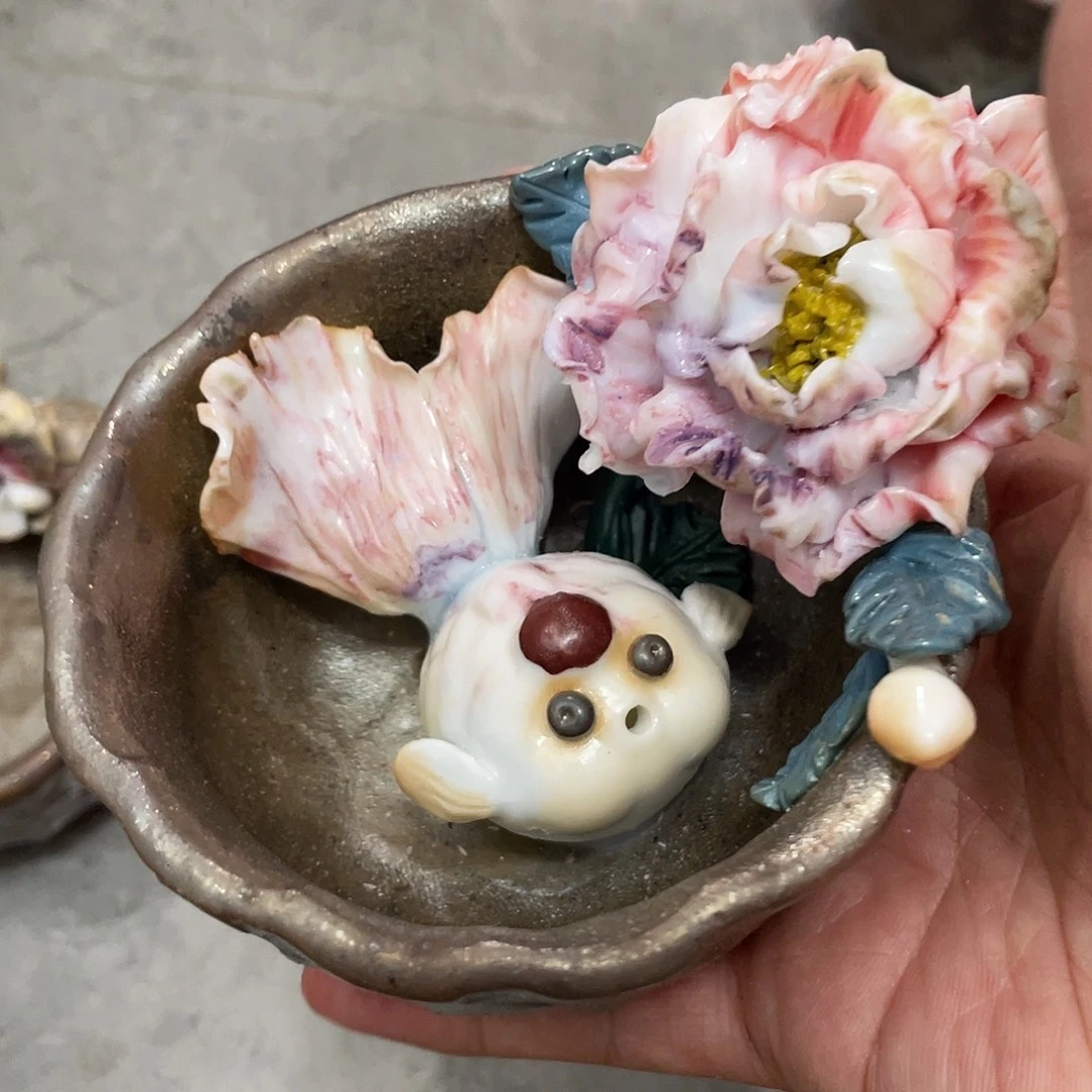 鱼杯子也没电哦还没有充