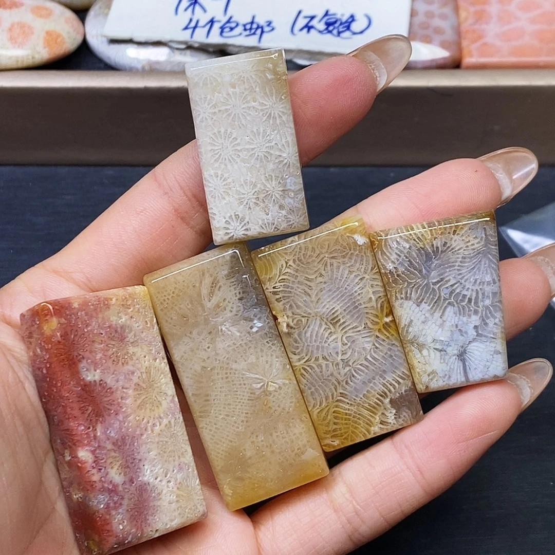 凮***声查罗石合金颈饰吊坠