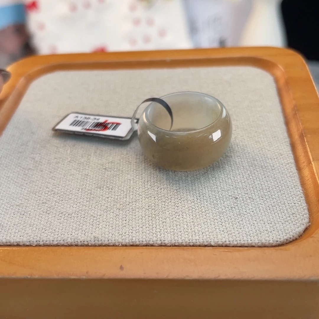 和田玉未镶嵌戒指Y129半糖吨吨18.5不退换