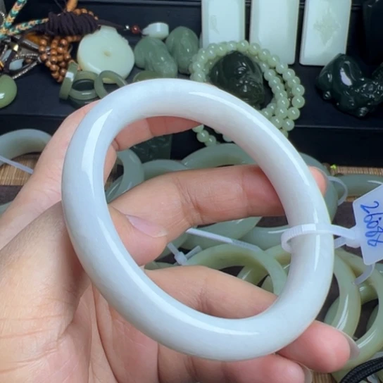 和田玉手镯未镶嵌60