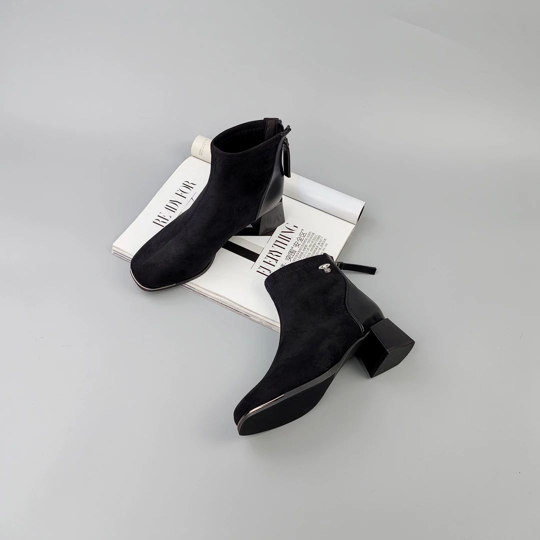 【火爆新品】秋冬粗跟时尚黑色女短靴子瘦瘦靴加绒方头气质-0672336