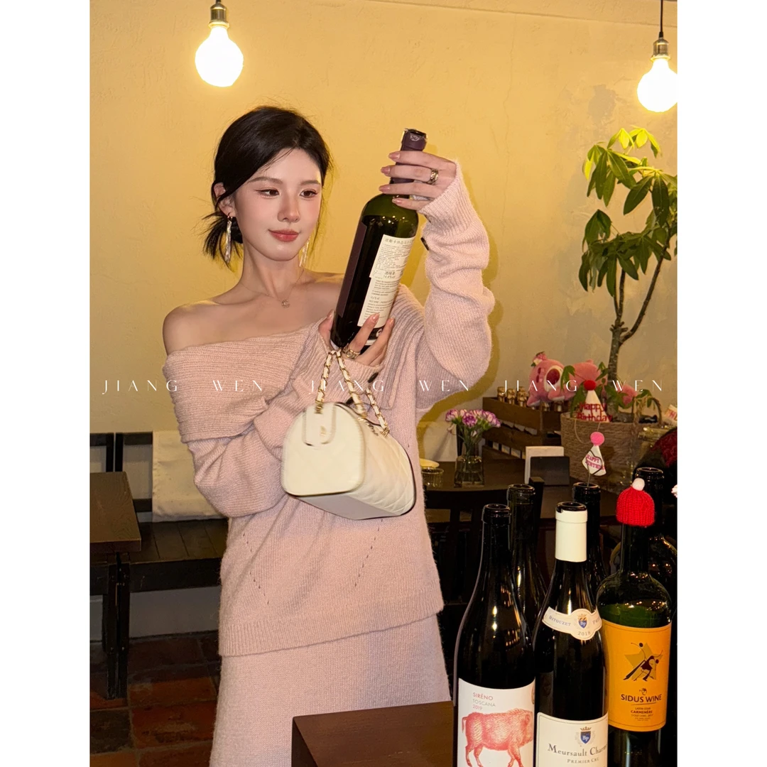 【爱神丘比特】姜雯“羊毛”温柔不规则设计感翻领一字肩毛衣套装