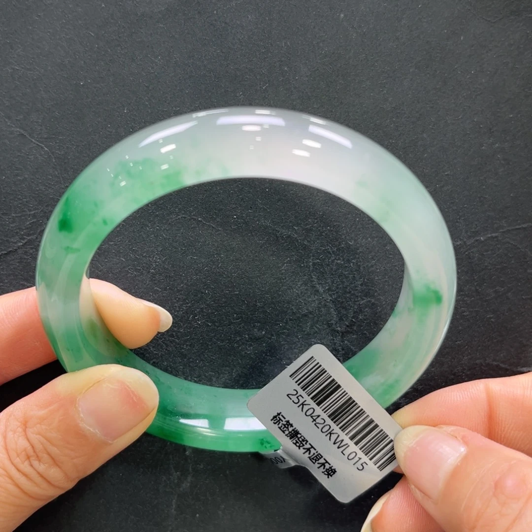 五***妮石英质玉（非洲翠）未镶嵌手镯➕小玥60