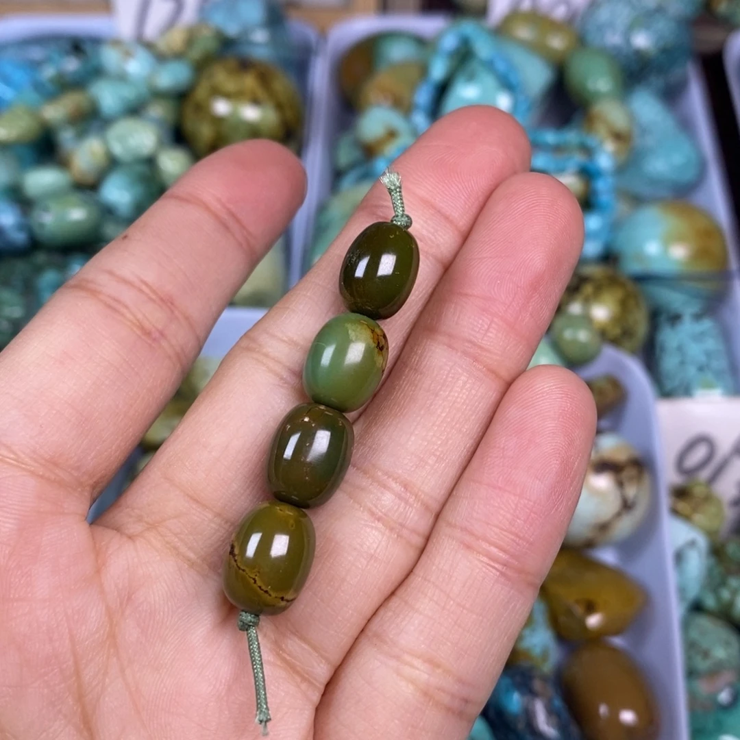 绿松石未镶嵌颈饰