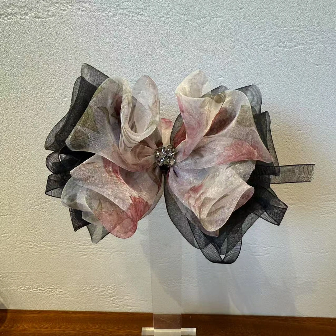 GREBUTY 6453 法式粉色花花绢纱泡泡多重黑色蝴蝶结香蕉夹