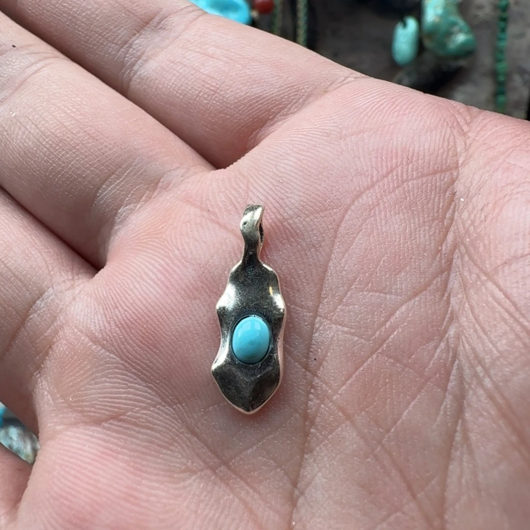 未镶嵌绿松石珠宝奇石