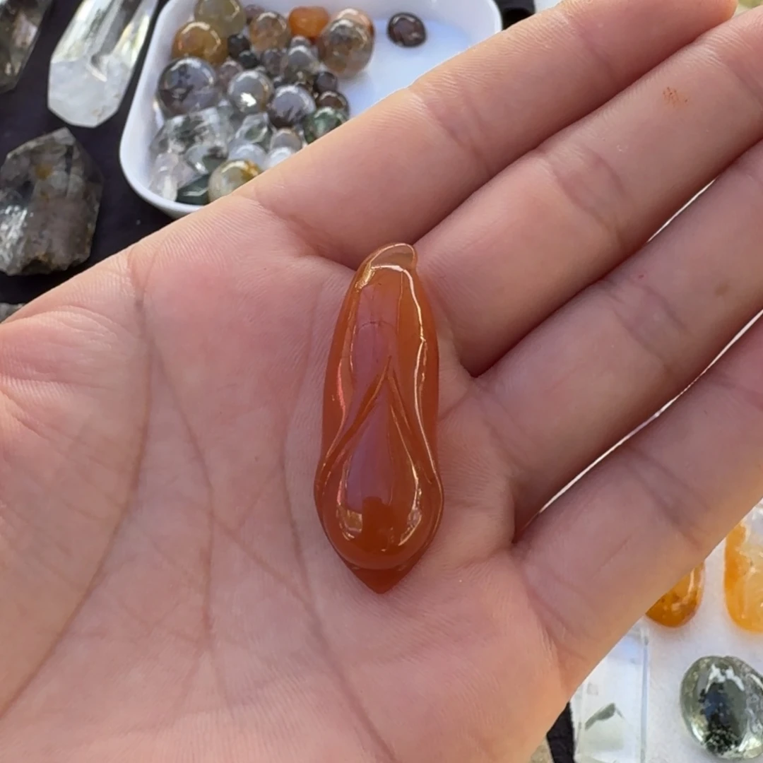 水晶珠宝半成品未镶嵌红兔毛玉兰花