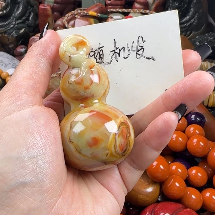 未镶嵌透闪石质玉珠宝奇石