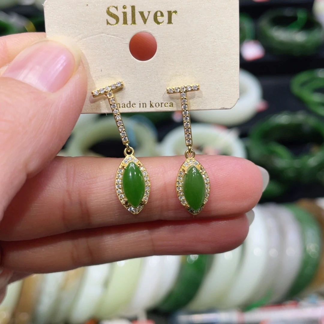 18K金镶嵌和田玉耳饰