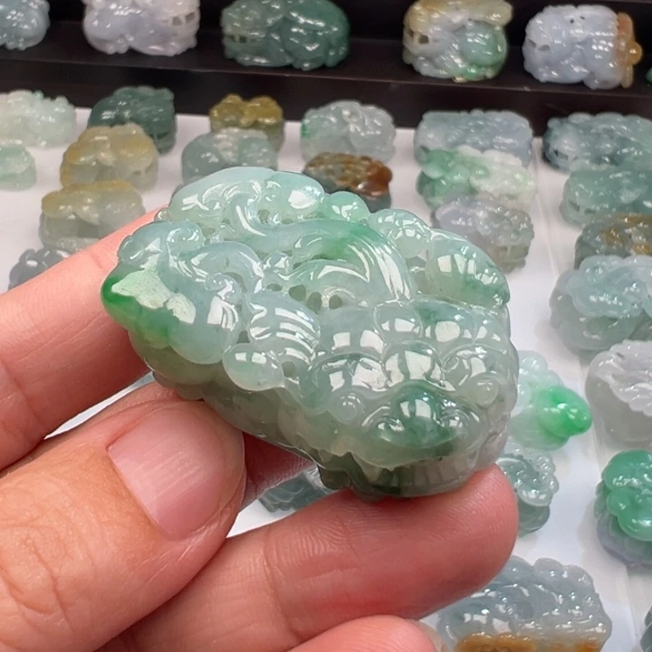 颈饰未镶嵌翡翠貔貅