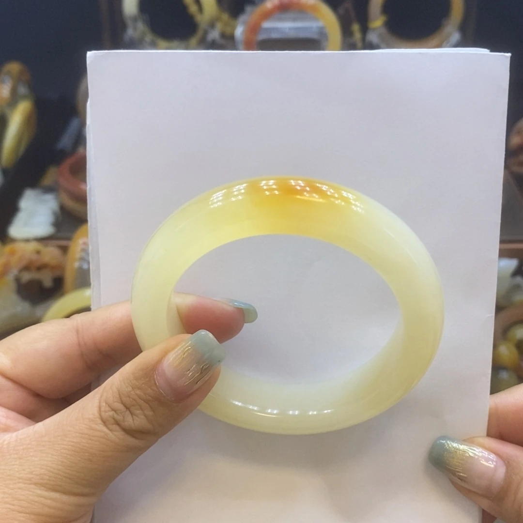 朵***朵石英质玉（黄龙玉）未镶嵌手镯H