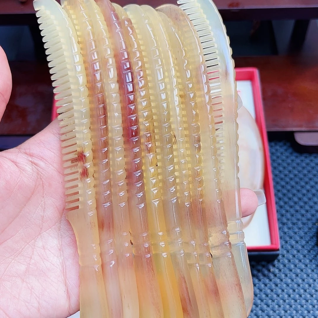 纯手工制作纯牛角梳子