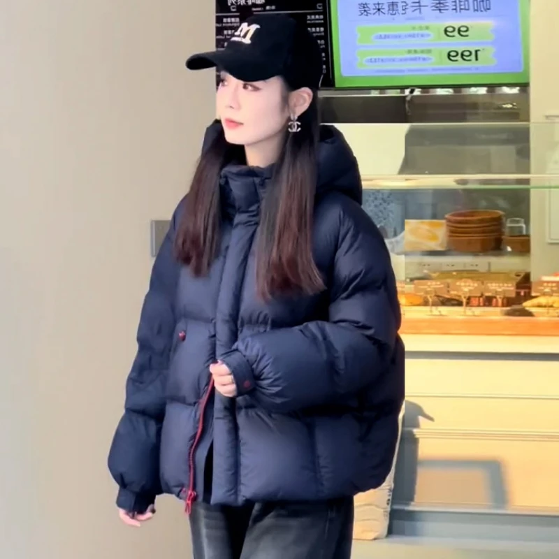 2025年冬新款连帽短款休闲棉服女轻奢云感泡芙设计感时尚加厚外套
