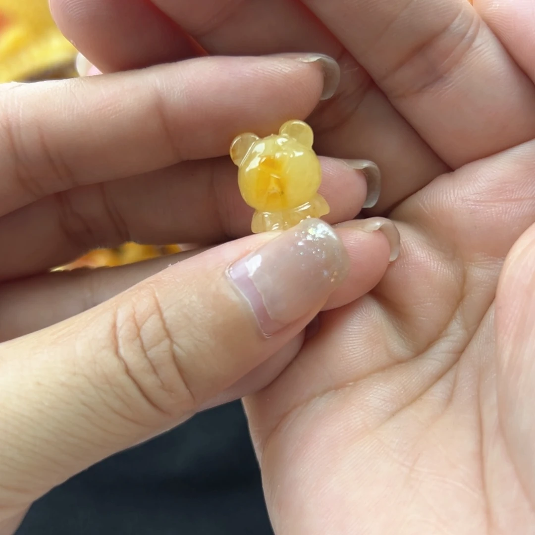 未镶嵌琥珀珠宝奇石