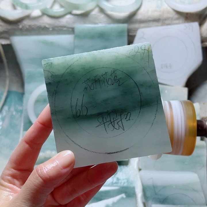 静***落定制石英质玉（天山翠）定制款66