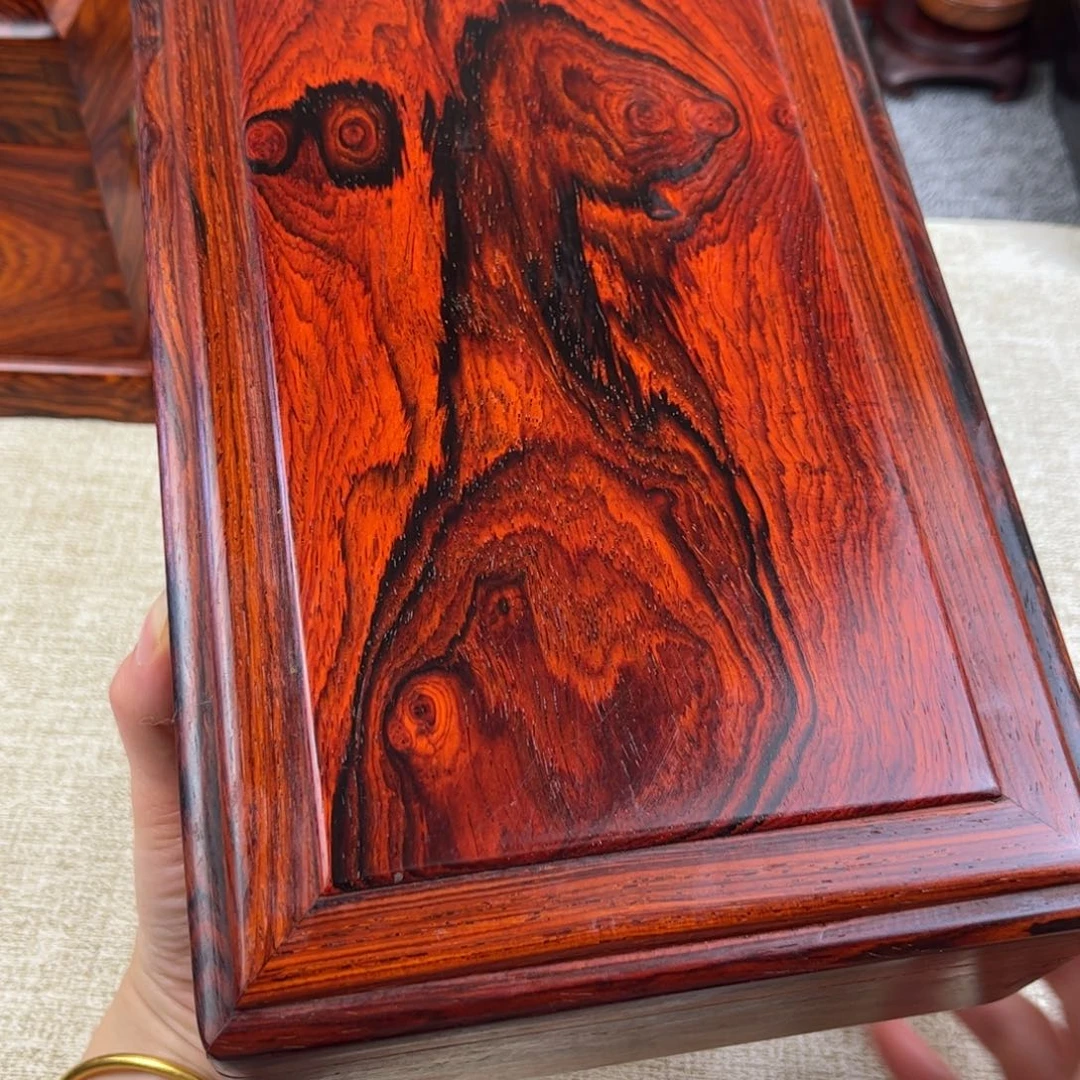 微凹黄檀（南美大红酸枝）