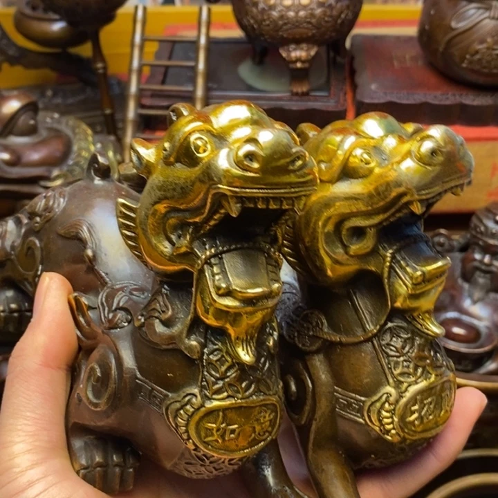 铜器摆件做工精良