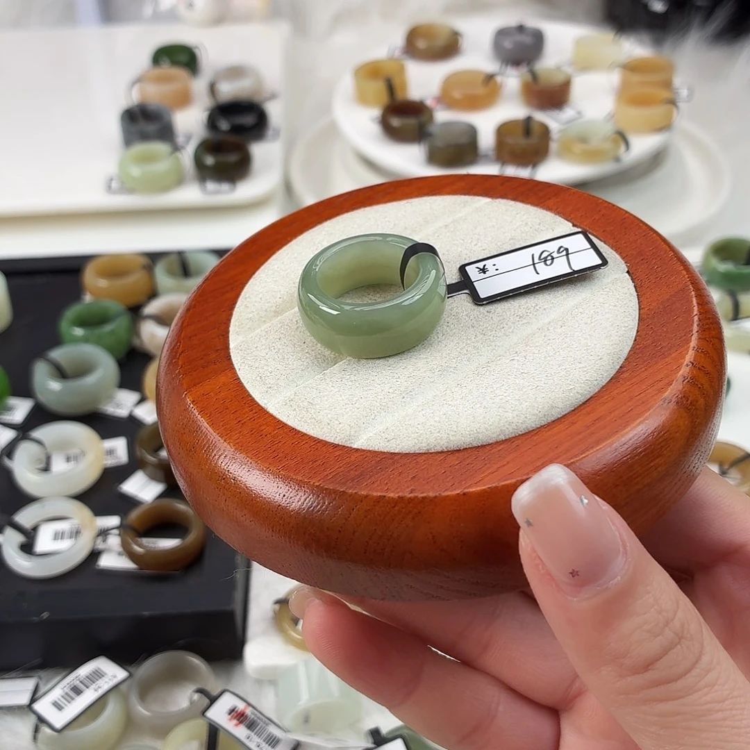 和田玉未镶嵌戒指Q71湖水绿轮胎内径18.2