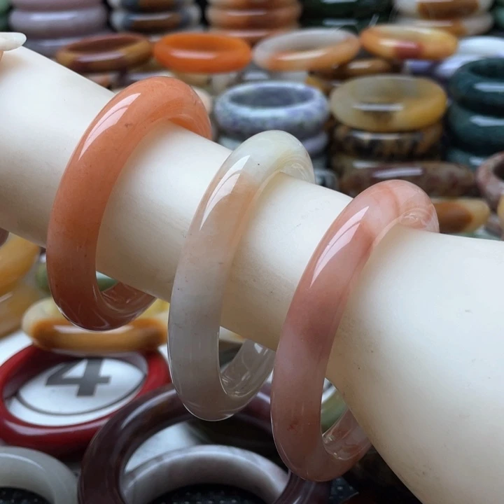 石英岩玉手镯未镶嵌