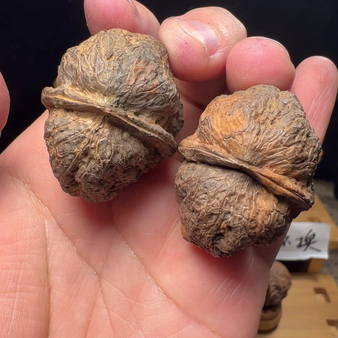 文玩核桃吊坠蝴蝶蟾39mm