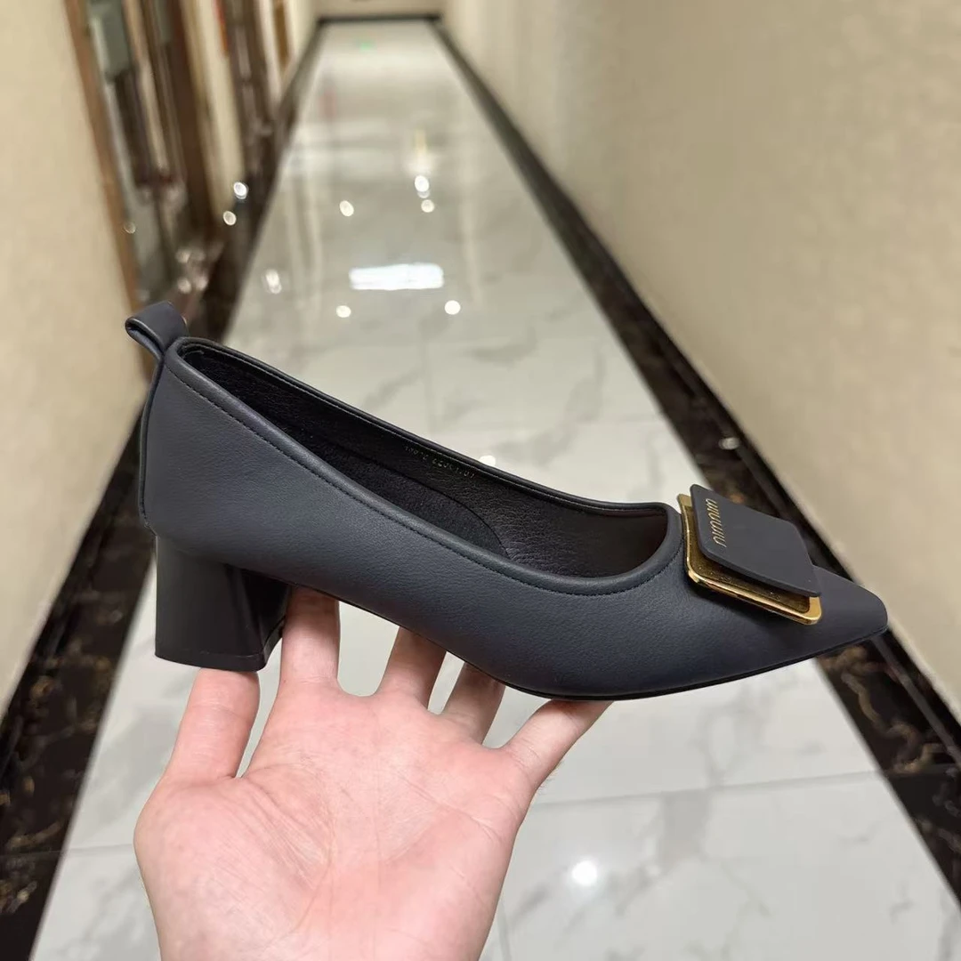 199-2中跟尖头纯色女式单鞋 秋季浅口金属方扣通勤风小皮鞋