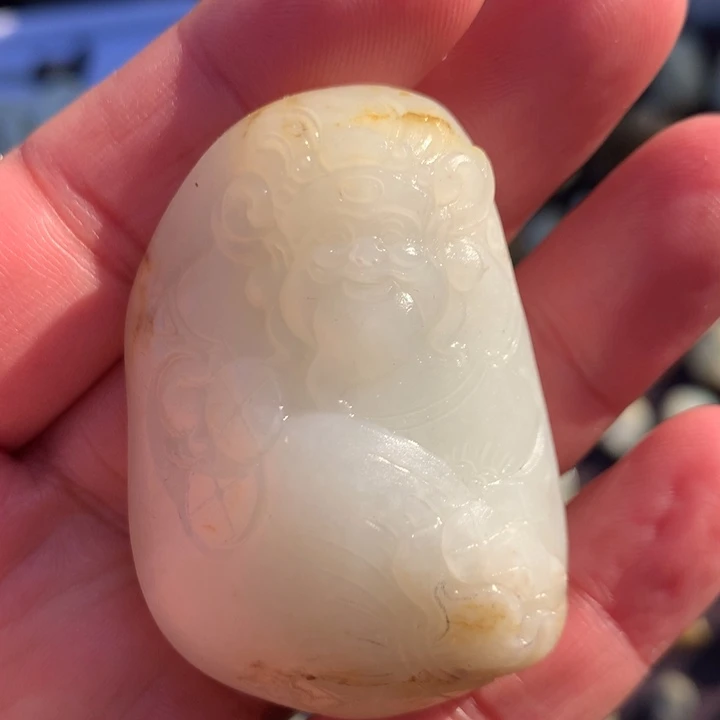 颈饰未镶嵌透闪石质玉