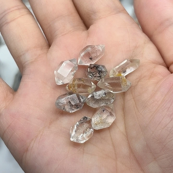 颈饰未镶嵌水晶10颗闪灵钻