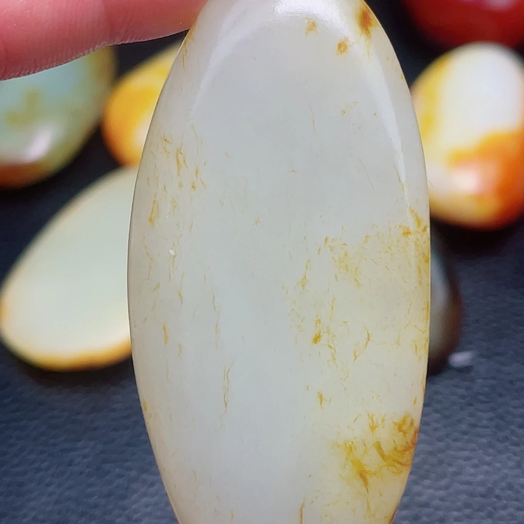 和田玉未镶嵌珠宝奇石