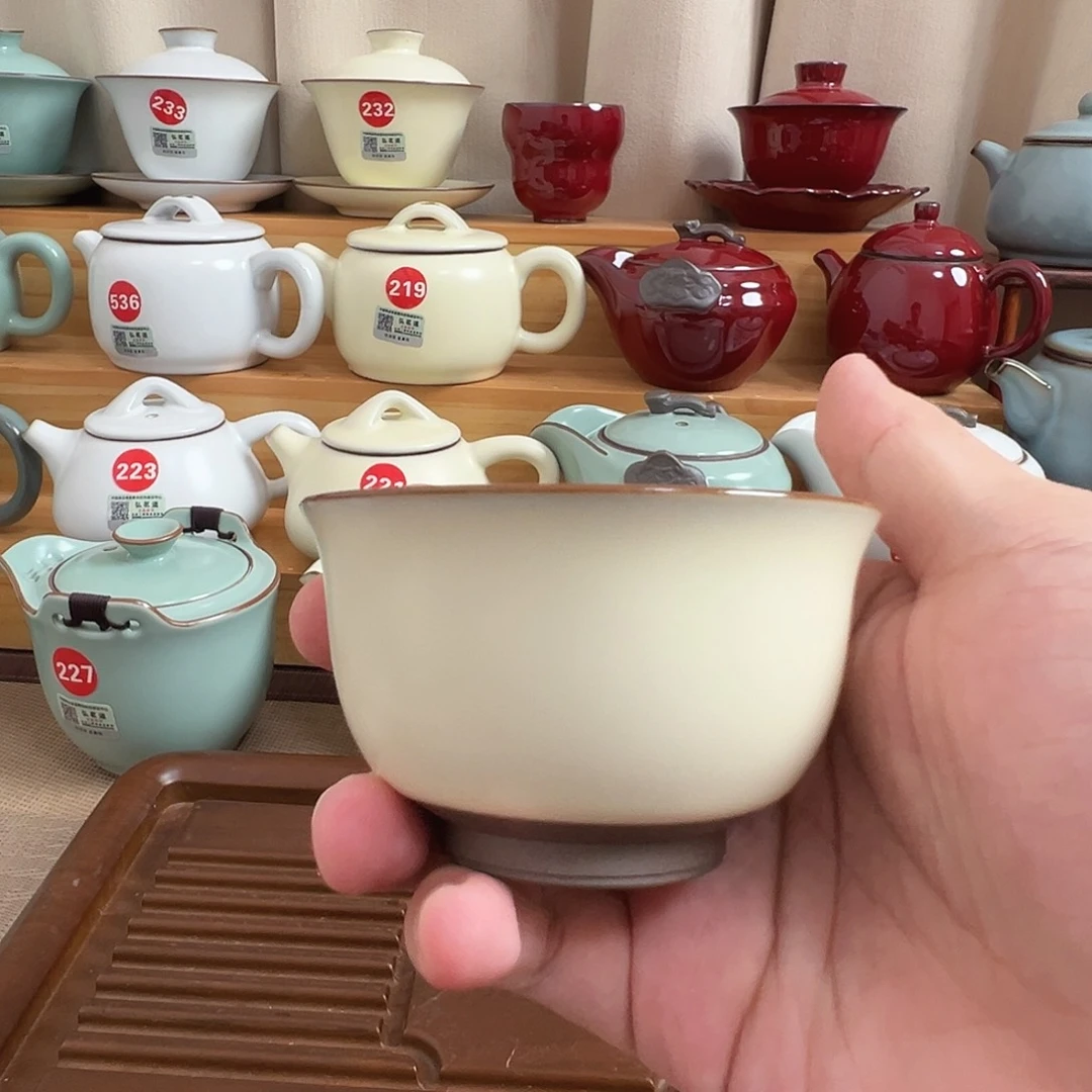 瓷片。。。。。。。。。。。。。。。