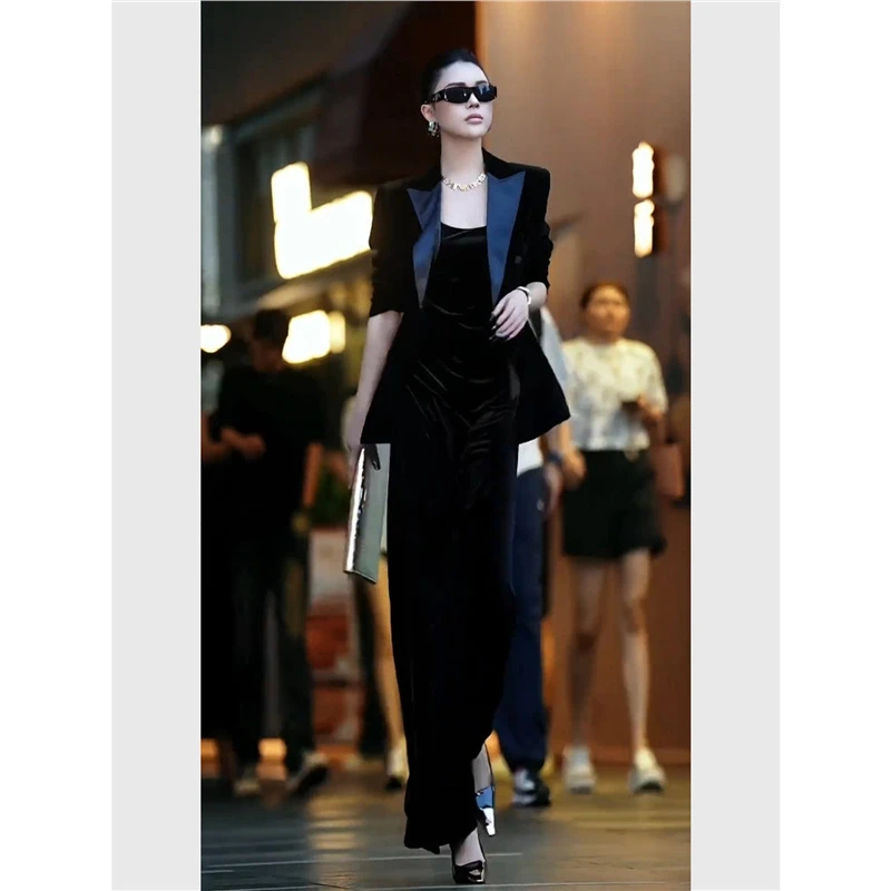 秋季穿搭一整套气质轻奢高级感黑色丝绒外套吊带裙子姐系贵感套装