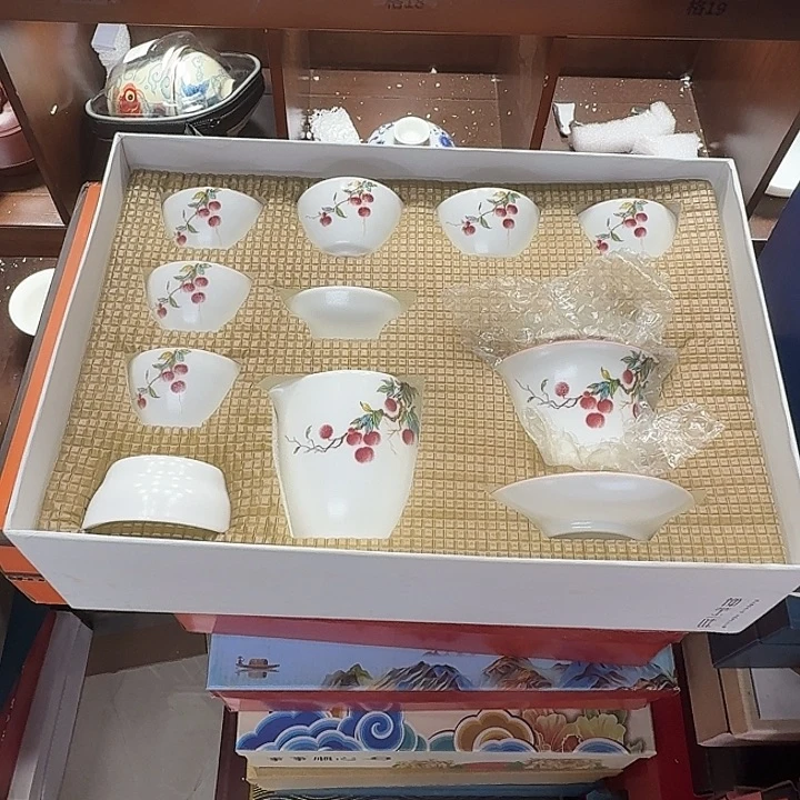 孤品茶具套装等。